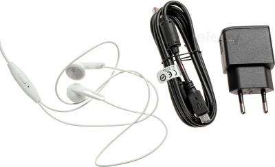 Смартфон Sony Xperia E1 Dual / D2105 (белый) - аксессуары