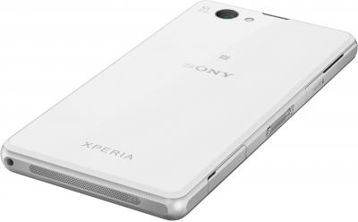 Смартфон Sony Xperia Z1 Compact / D5503 (белый) - вид лежа