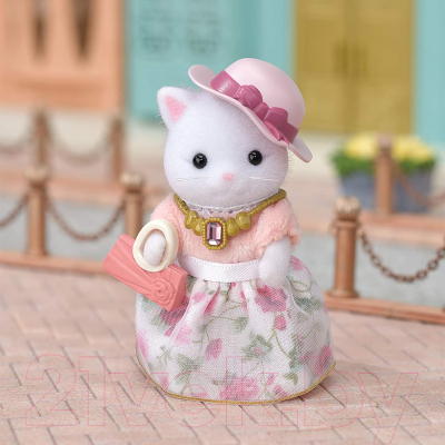 Игровой набор Sylvanian Families Персидская кошка модница в городе и ее гардероб / 5461