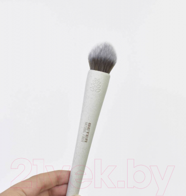 Изображение товара Кисть для макияжа Beter Yachiyo Blush Brush