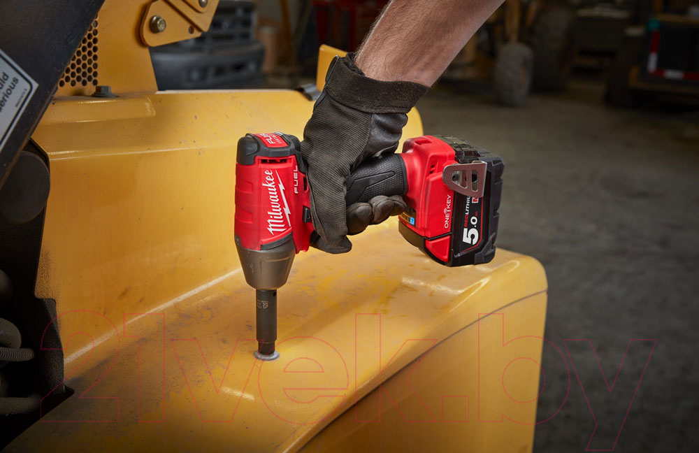 Аккумуляторный гайковерт Milwaukee M18 ONEIWF12-502X Fuel One-Key 4933451374