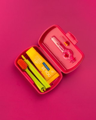 Набор для ухода за полостью рта Curaprox Be You Travel Set Red (розовый)