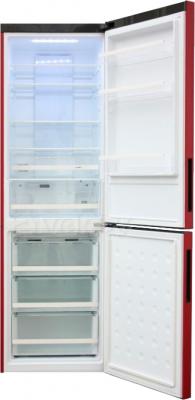 Холодильник с морозильником Haier C2FE636CRJRU - с открытой дверцей