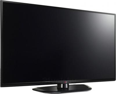Телевизор LG 39LN548C - вполоборота