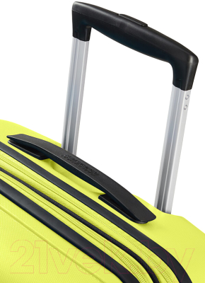 Чемодан на колесах American Tourister Bon Air Dlx MB2*04 002