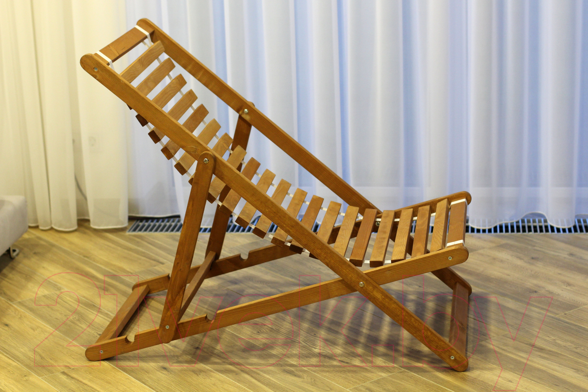 Кресло-шезлонг складное Dyatel с сиденьем из дерева