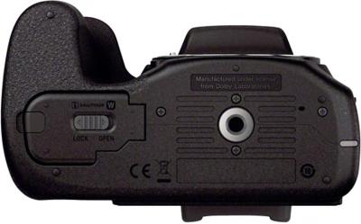 Беззеркальный фотоаппарат Sony ILC-E3500J - вид снизу
