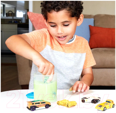 Изображение товара Набор игрушечных автомобилей Hot Wheels GYP13