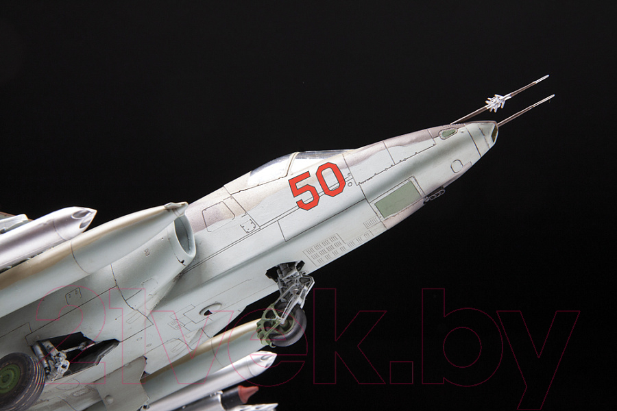 Сборная модель Звезда Советский штурмовик Су-25 1/48 / 4807