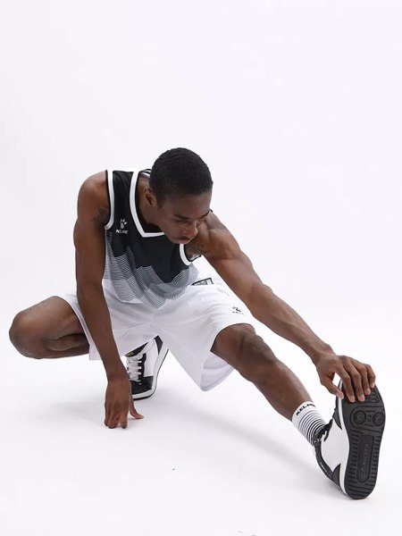 Баскетбольная форма Kelme Basketball Clothes / 8052LB1001-103 (S, белый/черный)