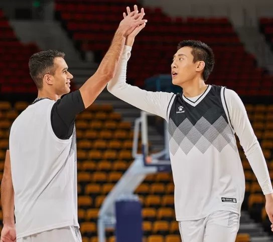 Баскетбольная форма Kelme Basketball Clothes / 8052LB1001-103 (S, белый/черный)