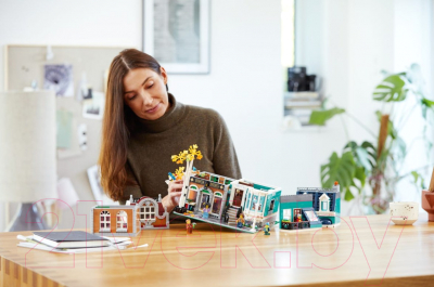 Изображение товара Конструктор Lego Creator Expert Книжный магазин 10270