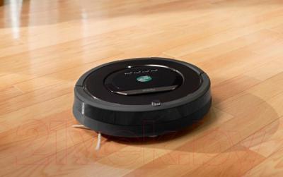 Робот-пылесос iRobot 880 - в процессе уборки