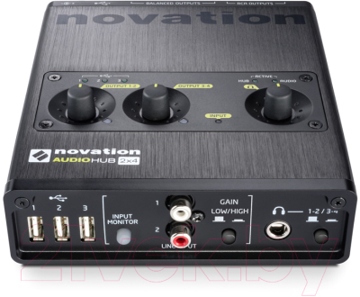 Аудиоинтерфейс Novation Audiohub 2x4