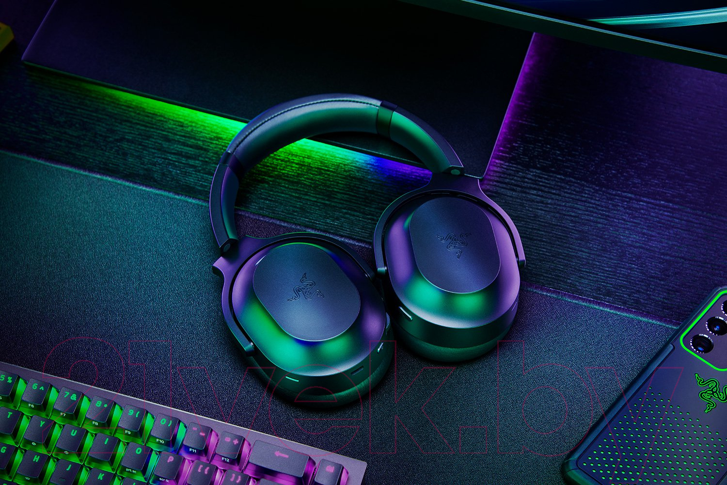 Беспроводные наушники Razer Barracuda Pro / RZ04-03780100-R3M1