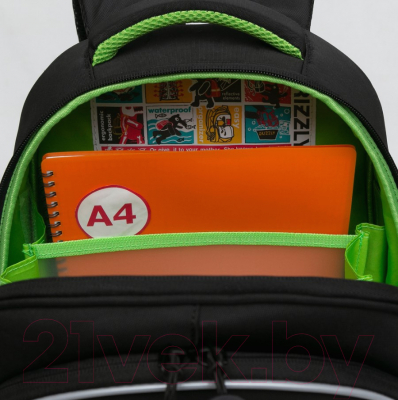 Школьный рюкзак Grizzly RAz-387-4 (черный/салатовый)