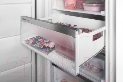 Холодильник с морозильником Liebherr CNd 5704