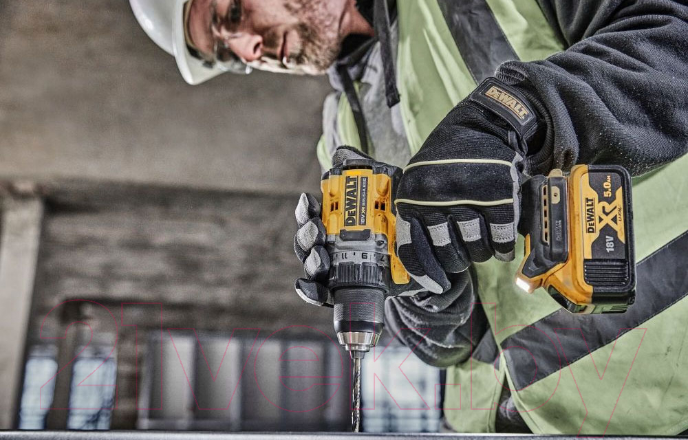 Профессиональная дрель-шуруповерт DeWalt DCD800nt