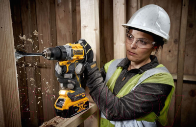 Профессиональная дрель-шуруповерт DeWalt DCD800nt