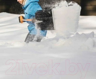 Лопата для уборки снега Fiskars SnowXpert 1062827