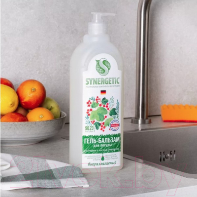 Средство для мытья посуды Synergetic Гель-бальзам биоразлагаемый Розмарин и листья смородины (1л)