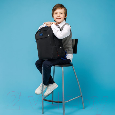 Школьный рюкзак Grizzly RB-156-1m (черный/синий)