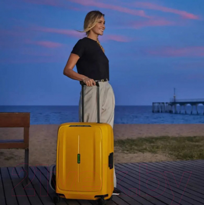 Чемодан на колесах Samsonite Essens KM0*36 003