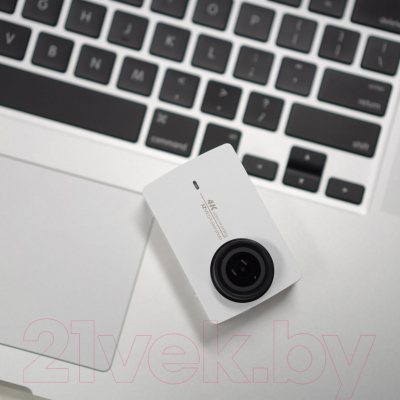 Экшн-камера YI 4K Action Camera (с моноподом, белый)