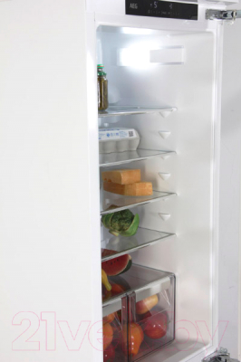 Встраиваемый холодильник AEG SCR81816NC