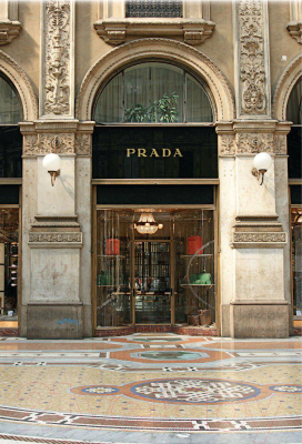 Книга Эксмо Prada. История модного дома (Фэрран Л.)