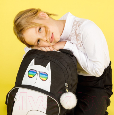 Школьный рюкзак Grizzly RG-360-4 (черный/белый)