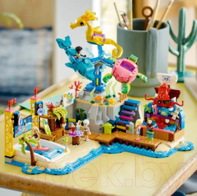 Конструктор Lego Friends Пляжный парк развлечений 41737
