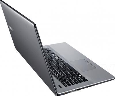 Ноутбук Acer Aspire E5-771G-313J (NX.MNWEU.006) - вид сзади