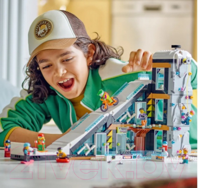 Конструктор Lego City Горнолыжный и альпинистский центр 60366