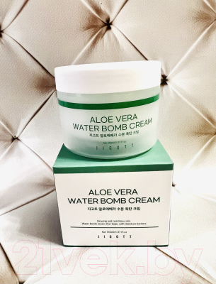 Крем для лица Jigott Aloe Vera Water Bomb Cream Улажняющий с экстрактом Алоэ Вера (150мл)