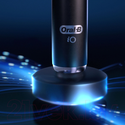 Электрическая зубная щетка Oral-B iO8 Magnetic Black