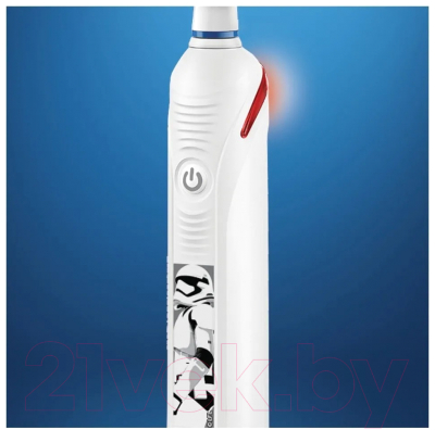 Электрическая зубная щетка Oral-B PRO Junior Star Wars