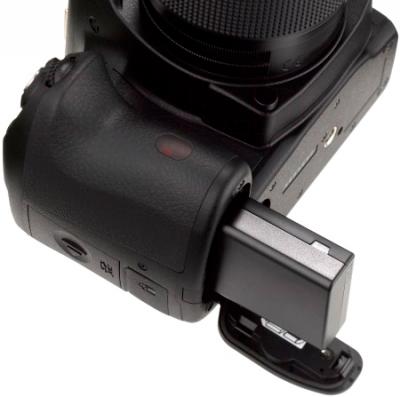 Зеркальный фотоаппарат Pentax K-50 Kit DA 18-135mm WR - аккумулятор