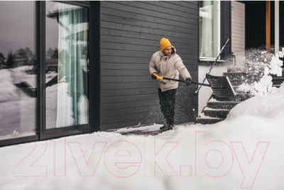 Лопата для уборки снега Fiskars 1052526