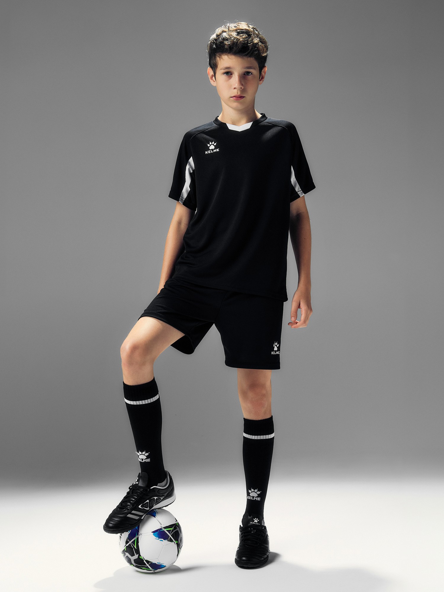 Футбольная форма Kelme Football Suit / 7351ZB3130-003 (р.160, черный) — фото 4