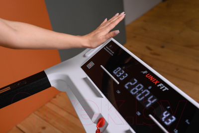 Изображение товара Электрическая беговая дорожка UNIX Fit Hi-tech F2 Arctic Ice / TDHTF2A