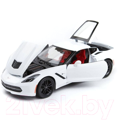 Масштабная модель автомобиля Maisto Corvette Stingray Z51 / 31677 (белый)