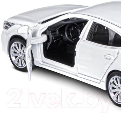 Масштабная модель автомобиля Автопанорама KIA K7 / 10100272 (белый)