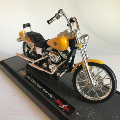 Масштабная модель мотоцикла Maisto Harley Davidson 2001 FXDWG Dyna Wide Glide 39360 / 20-19139