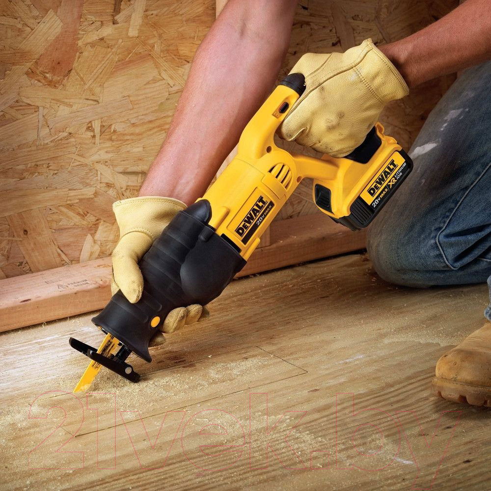 Сабельная пила DeWalt DCS380N-XJ