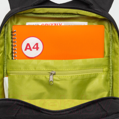 Школьный рюкзак Grizzly RB-456-1 (черный/салатовый)