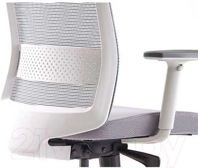 Кресло офисное Bestuhl S30 White Pl с подголовником и регулируем. подлокотником (черная сетка/серая ткань)