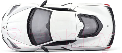 Сборная модель Maisto 2020 Chevrolet Corvette Stingray Coupe Z51 / 39525 (белый)
