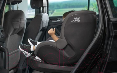 Автокресло Britax Romer Dualfix M Plus (Midnight Grey)