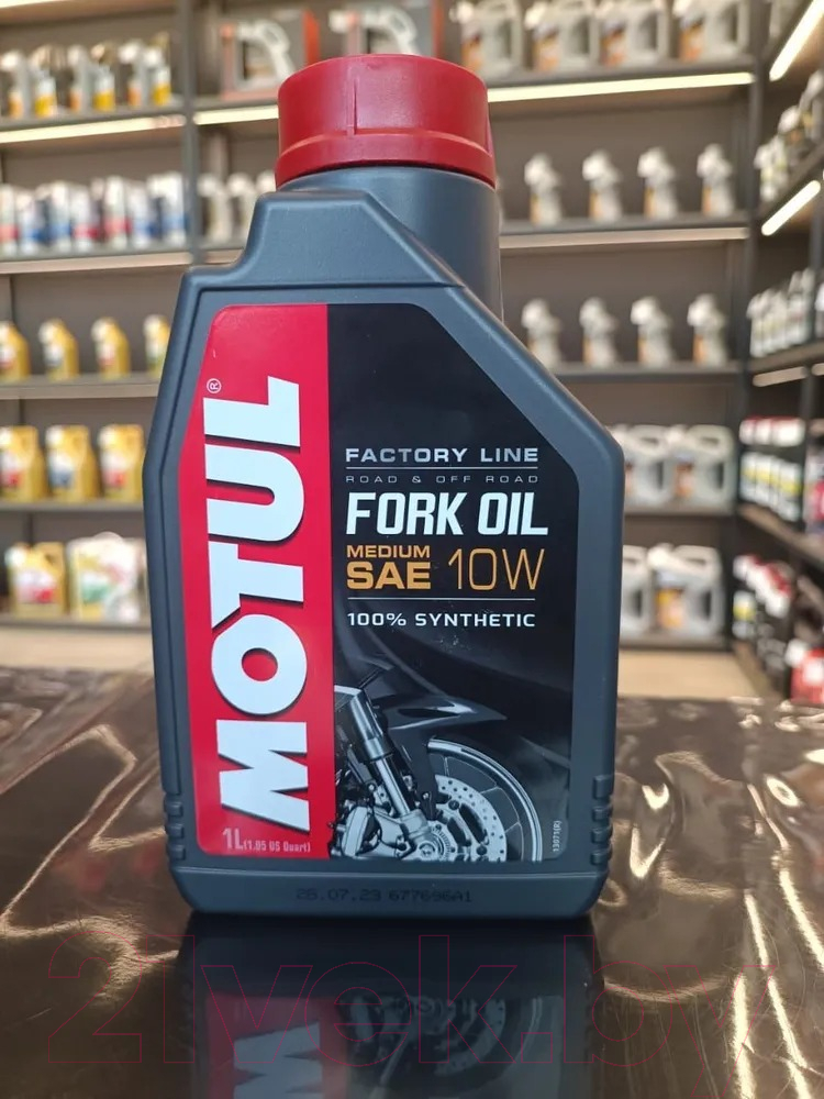 Вилочное масло Motul Fork Oil Factory Line Medium 10W / 105925